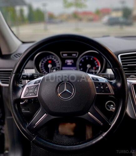 Mercedes ML 300 4MATIC 2014, 165,000 km - 3.5 л - Quba