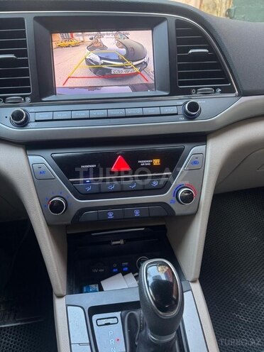 Hyundai Elantra 2017, 12,070 km - 2.0 л - Bakı