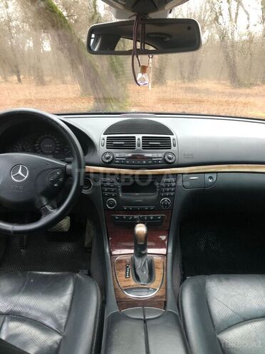 Mercedes E 240 2002, 328,542 km - 2.6 l - Xaçmaz