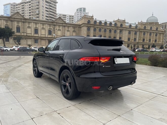 Jaguar F-Pace-6