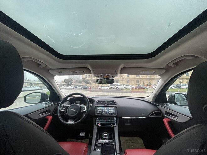 Jaguar F-Pace-14