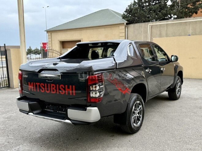 Mitsubishi L200 2020, 32,000 km - 2.4 l - Bakı