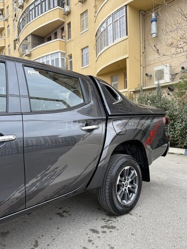 Mitsubishi L200 2020, 32,000 km - 2.4 l - Bakı