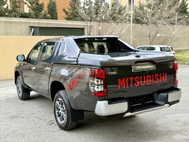 Mitsubishi L200 2020, 32,000 km - 2.4 l - Bakı