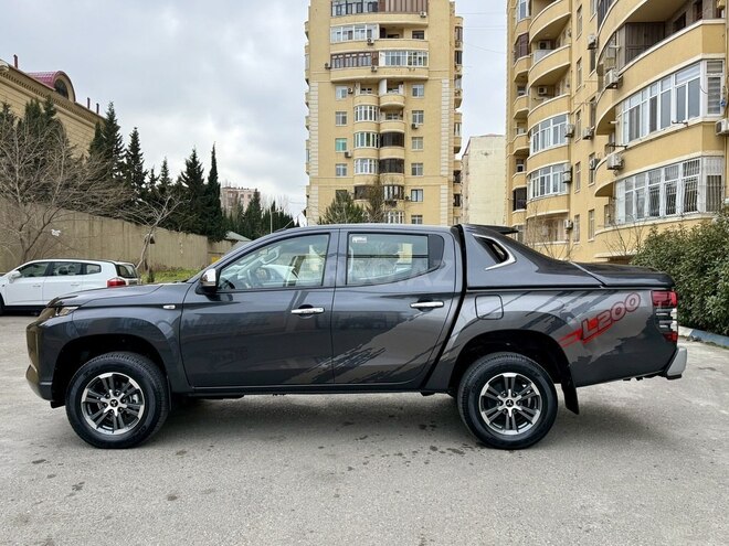 Mitsubishi L200 2020, 32,000 km - 2.4 l - Bakı