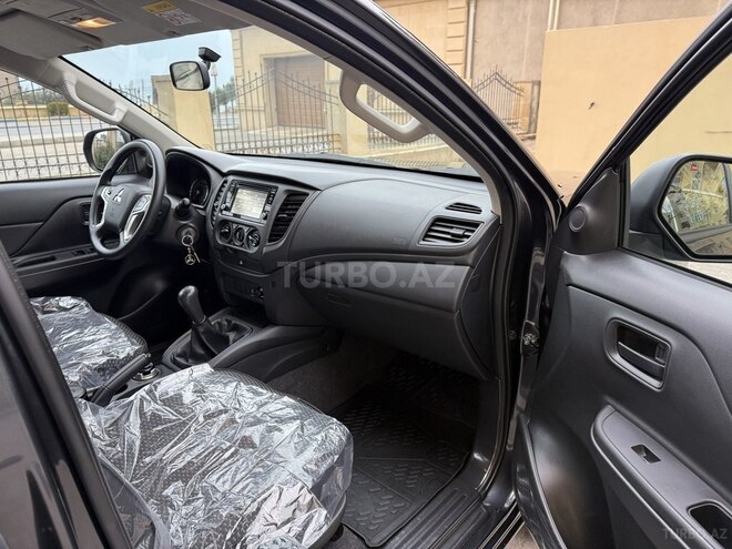 Mitsubishi L200 2020, 32,000 km - 2.4 l - Bakı