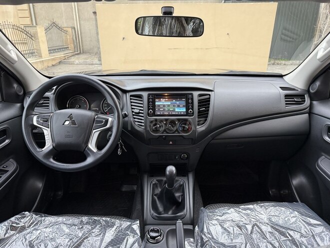 Mitsubishi L200 2020, 32,000 km - 2.4 l - Bakı