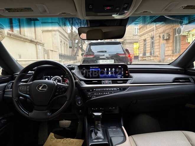 Lexus ES 300h-3