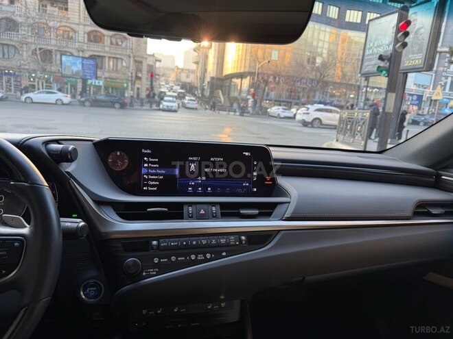 Lexus ES 300h-9