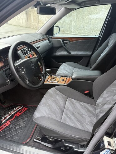 Mercedes E 220 d 2000, 310,000 km - 2.2 l - Sumqayıt
