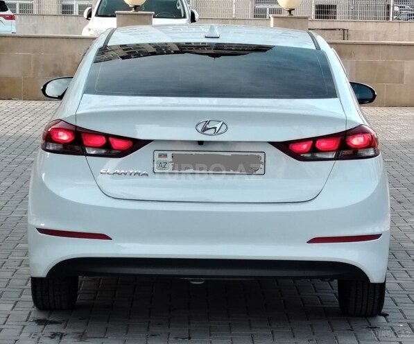 Hyundai Elantra 2015, 198,000 km - 1.6 л - Bakı