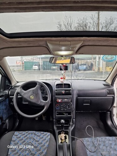 Opel Astra 1999, 422,000 km - 1.6 l - Zaqatala