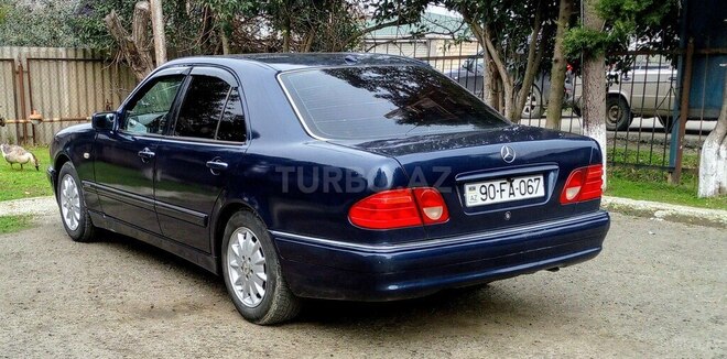 Mercedes E 200 1995, 225,000 km - 2.0 l - Lənkəran
