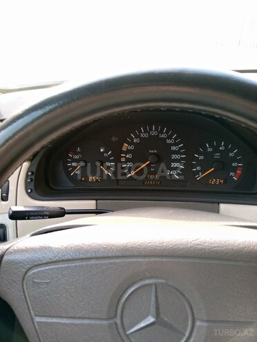Mercedes E 200 1995, 225,000 km - 2.0 l - Lənkəran