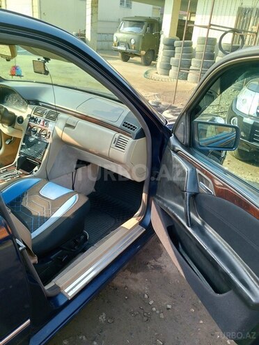 Mercedes E 200 1995, 225,000 km - 2.0 l - Lənkəran