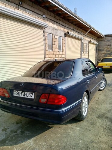 Mercedes E 200 1995, 225,000 km - 2.0 l - Lənkəran
