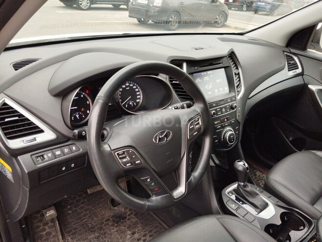 Hyundai Santa Fe-16