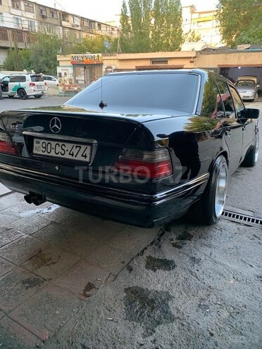 Mercedes E 220 1995, 350,000 km - 2.2 l - Bakı