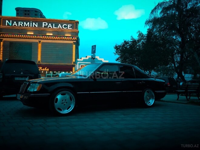Mercedes E 220 1995, 350,000 km - 2.2 l - Bakı