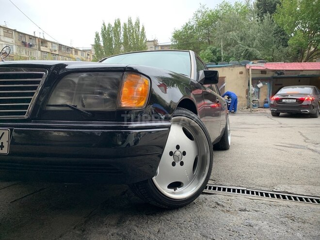 Mercedes E 220 1995, 350,000 km - 2.2 l - Bakı