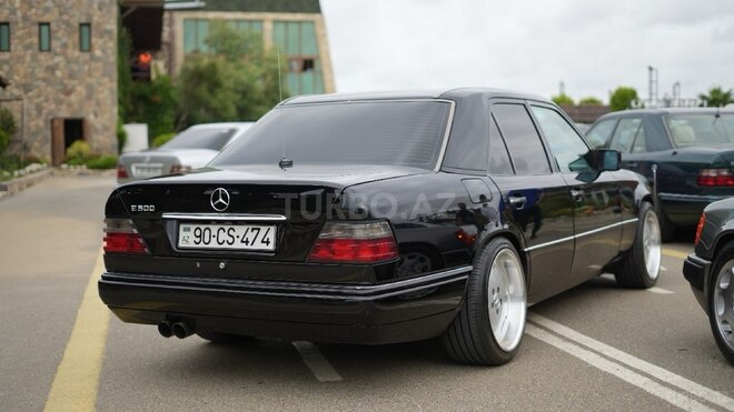 Mercedes E 220 1995, 350,000 km - 2.2 l - Bakı