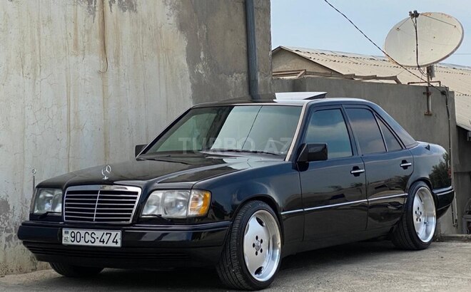 Mercedes E 220 1995, 350,000 km - 2.2 l - Bakı