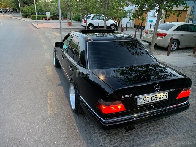 Mercedes E 220 1995, 350,000 km - 2.2 l - Bakı