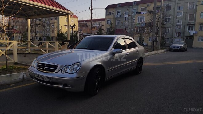 Mercedes C 240 2001, 200,000 km - 2.6 л - Yevlax