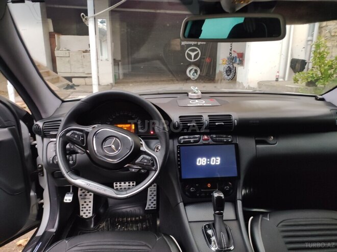 Mercedes C 240 2001, 200,000 km - 2.6 л - Yevlax