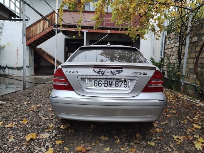 Mercedes C 240 2001, 200,000 km - 2.6 л - Yevlax
