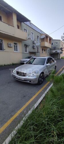 Mercedes C 240 2001, 200,000 km - 2.6 л - Yevlax