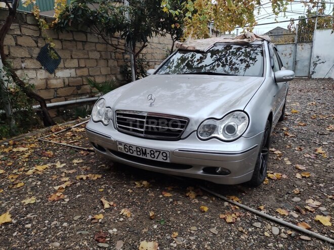 Mercedes C 240 2001, 200,000 km - 2.6 л - Yevlax