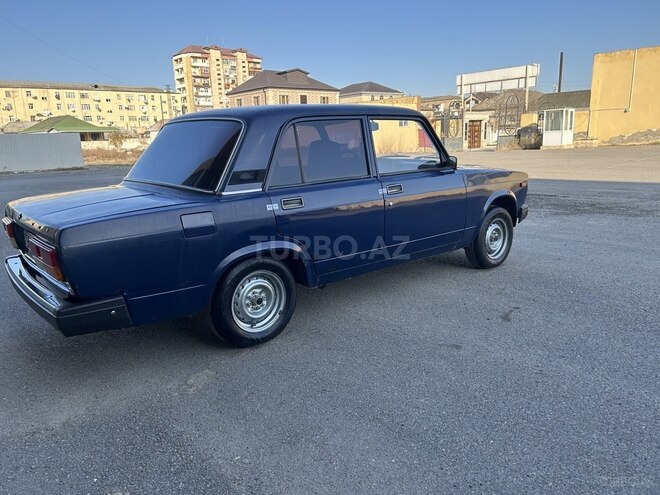 LADA (VAZ) 2107 2007, 70,000 km - 1.6 l - Salyan