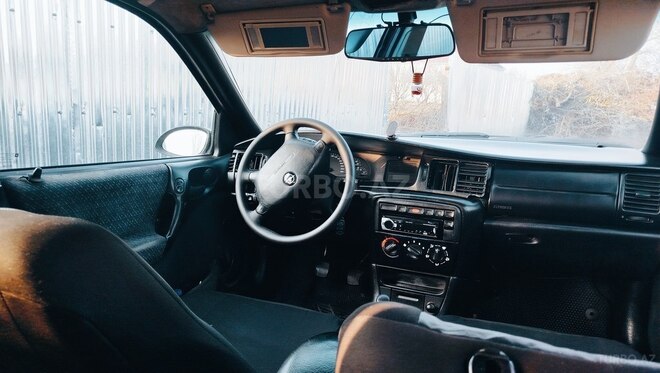 Opel Vectra 1996, 200,000 km - 2.0 l - Göyçay