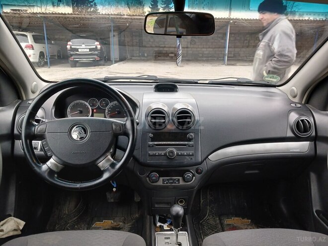Chevrolet Aveo-4