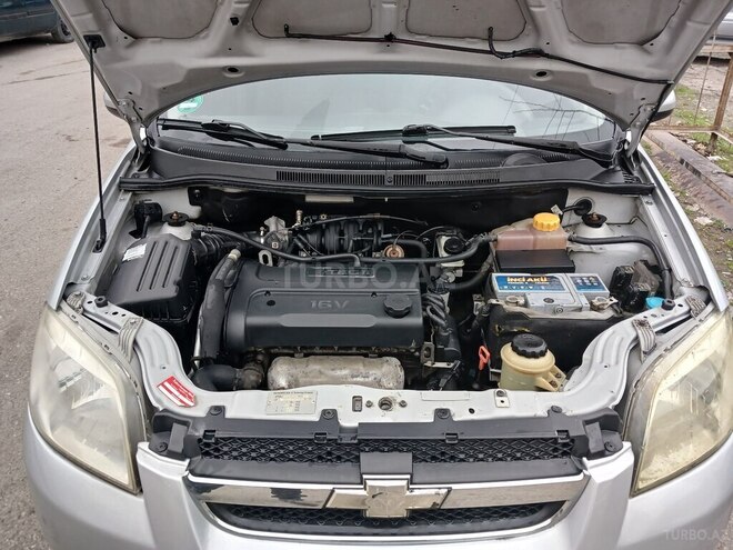 Chevrolet Aveo-8