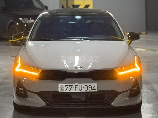 Kia K5-1
