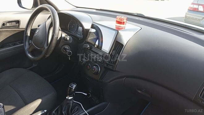 Hyundai i30 2010, 240,000 km - 1.6 l - Gəncə