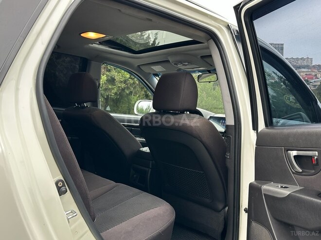 Hyundai Santa Fe-6