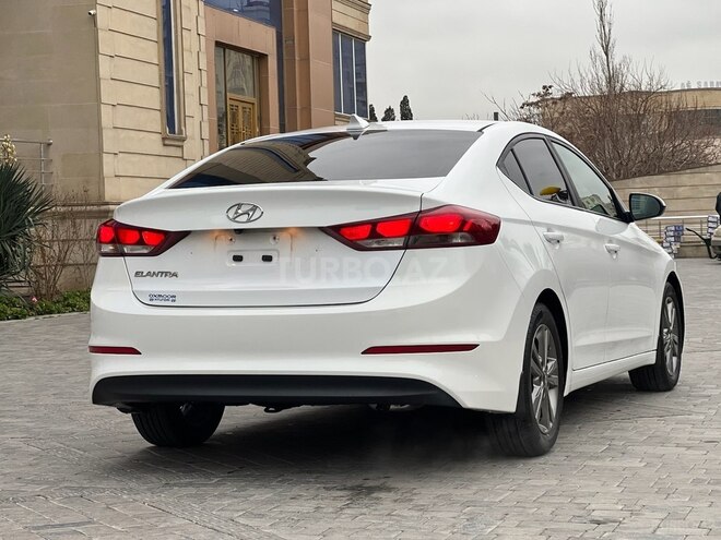 Hyundai Elantra 2018, 99,000 km - 2.0 l - Bakı