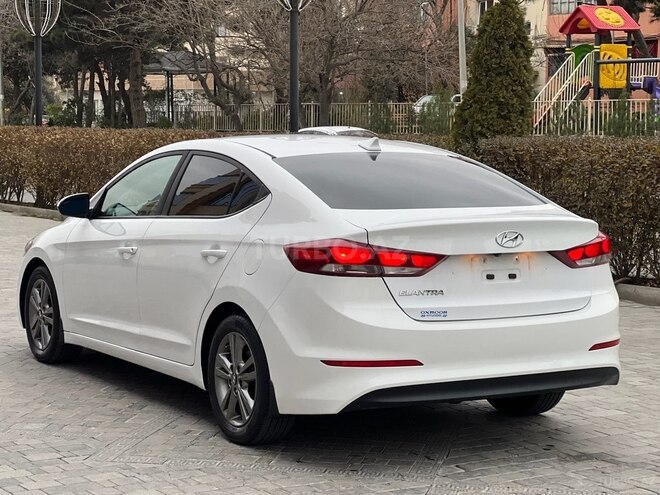Hyundai Elantra 2018, 99,000 km - 2.0 l - Bakı