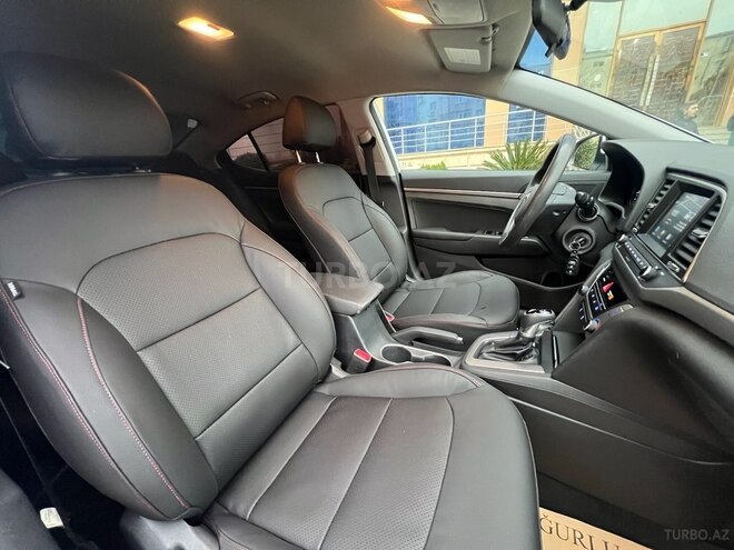Hyundai Elantra 2018, 99,000 km - 2.0 l - Bakı
