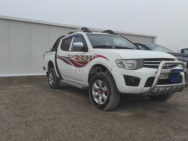 Mitsubishi L200 2012, 300,000 km - 2.5 l - Bakı