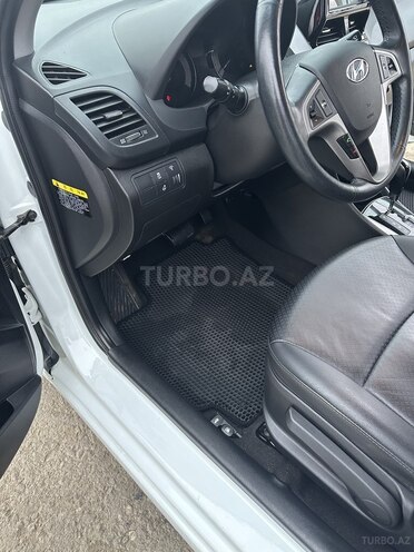 Hyundai Accent 2015, 105,000 km - 1.4 l - Siyəzən