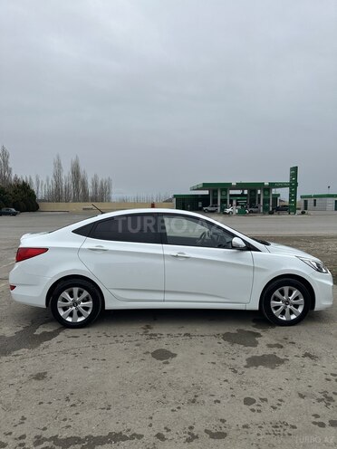 Hyundai Accent 2015, 105,000 km - 1.4 l - Siyəzən