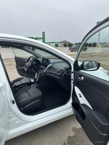 Hyundai Accent 2015, 105,000 km - 1.4 l - Siyəzən