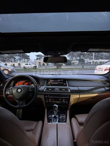 BMW 740-8