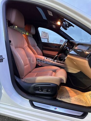 BMW 740-11
