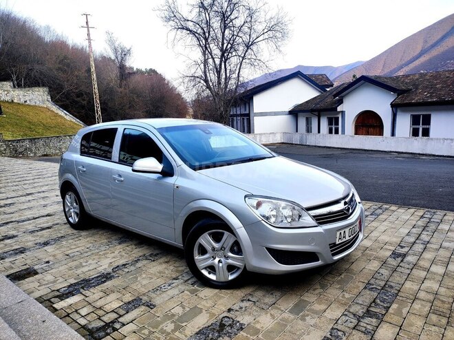 Opel Astra 2009, 243,000 km - 1.3 l - Şəki