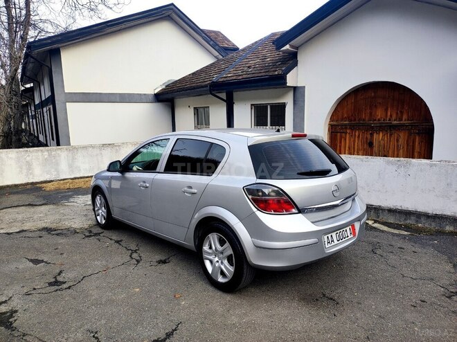 Opel Astra 2009, 243,000 km - 1.3 l - Şəki